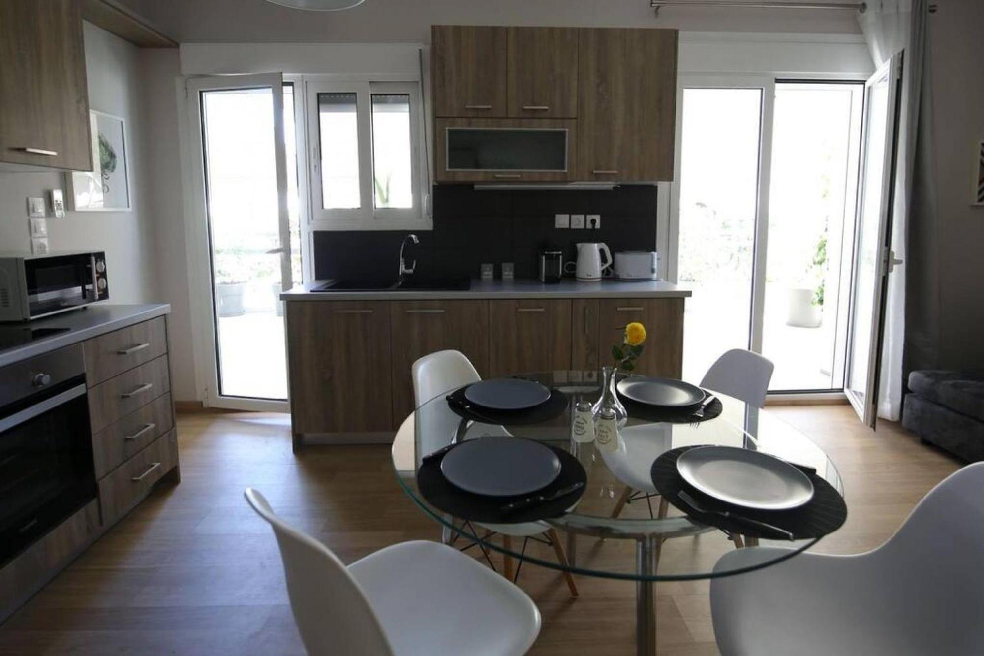 Ferienwohnung Penthouse Lux Flat With 2 Bd Next To Larissis Athen Exterior foto