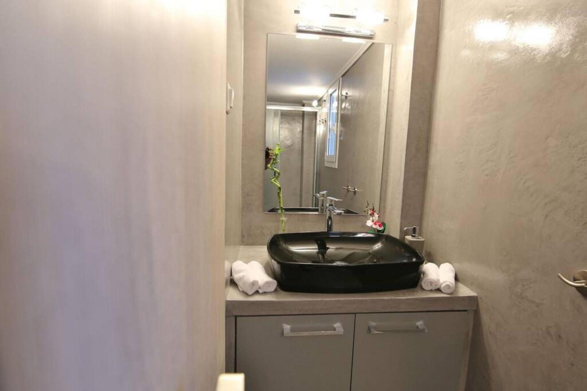 Ferienwohnung Penthouse Lux Flat With 2 Bd Next To Larissis Athen Exterior foto