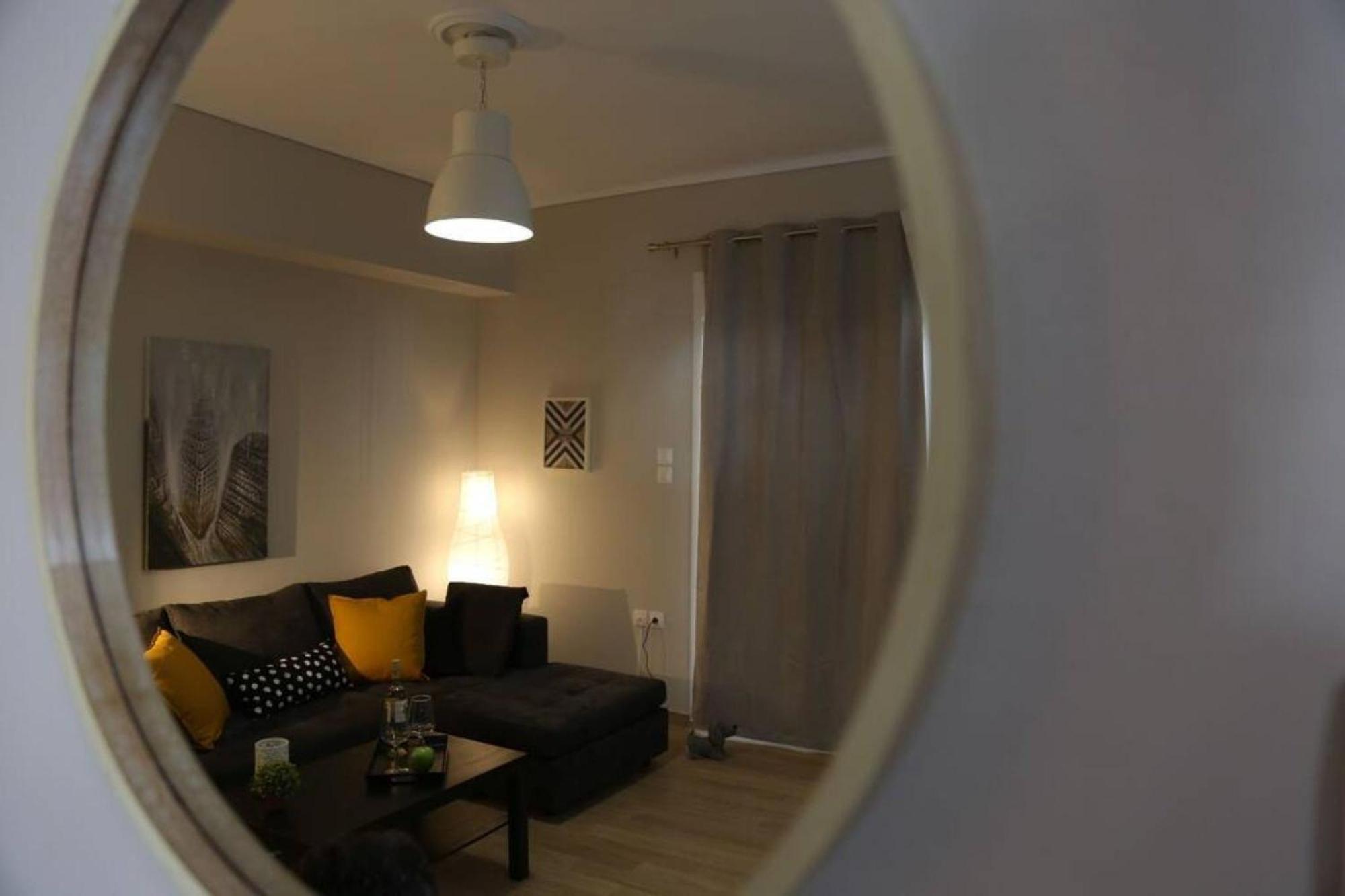 Ferienwohnung Penthouse Lux Flat With 2 Bd Next To Larissis Athen Exterior foto