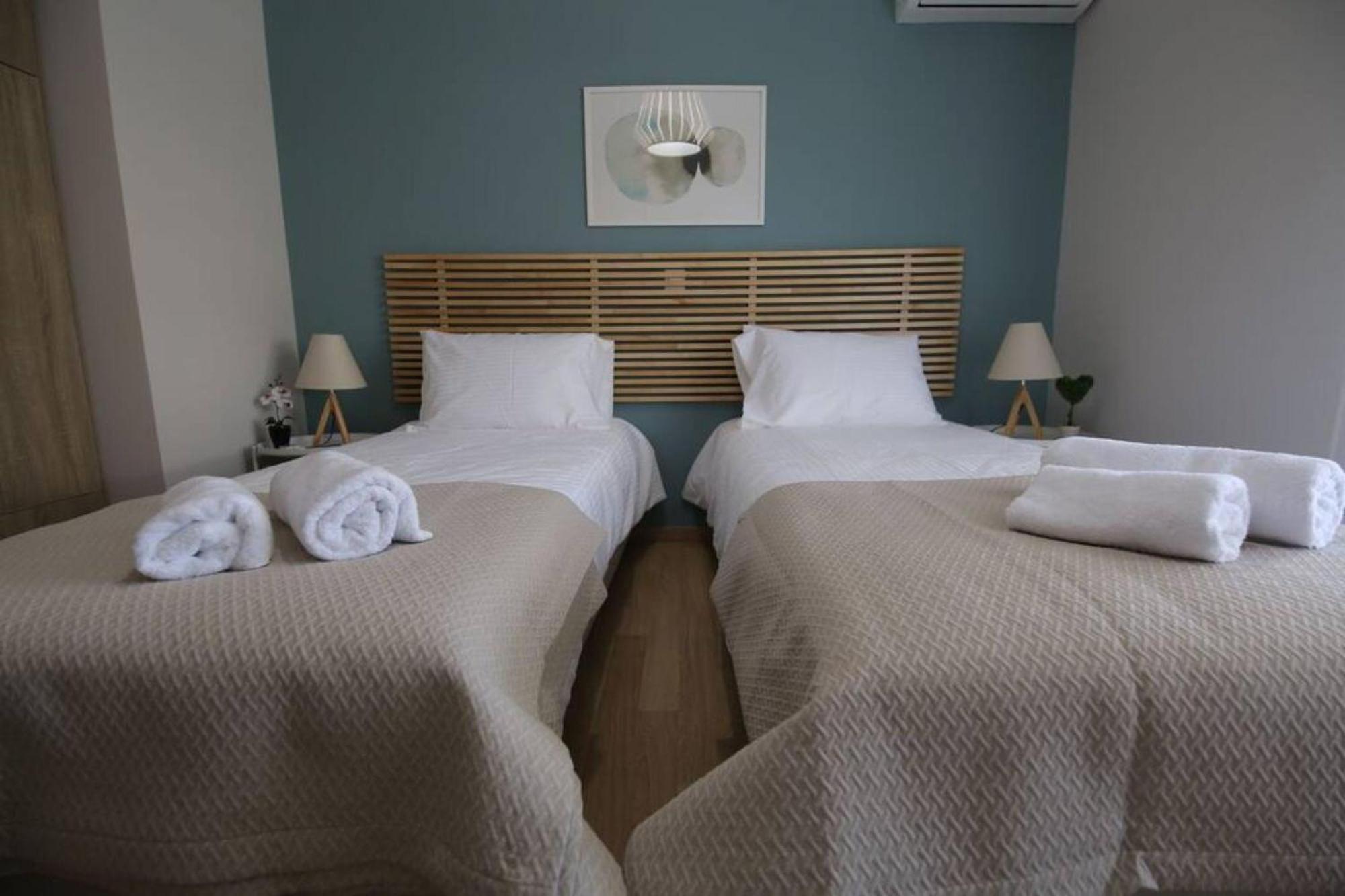 Ferienwohnung Penthouse Lux Flat With 2 Bd Next To Larissis Athen Exterior foto