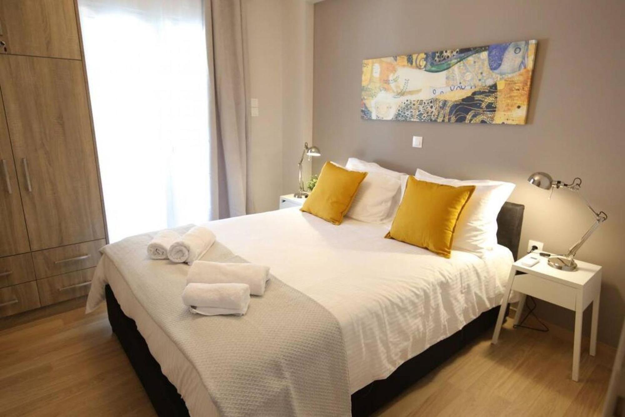 Ferienwohnung Penthouse Lux Flat With 2 Bd Next To Larissis Athen Exterior foto