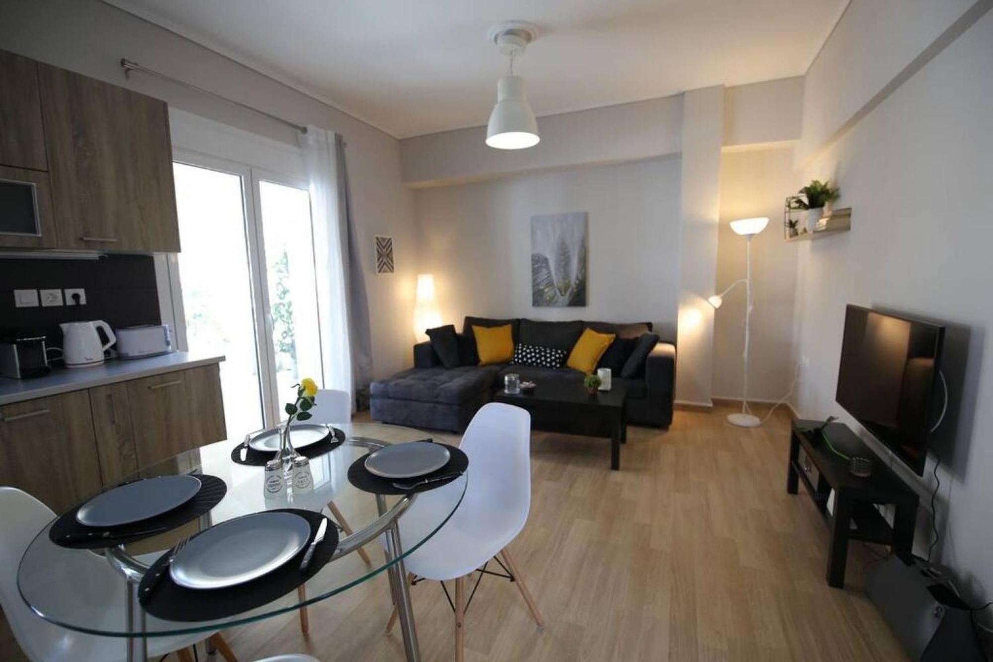 Ferienwohnung Penthouse Lux Flat With 2 Bd Next To Larissis Athen Exterior foto