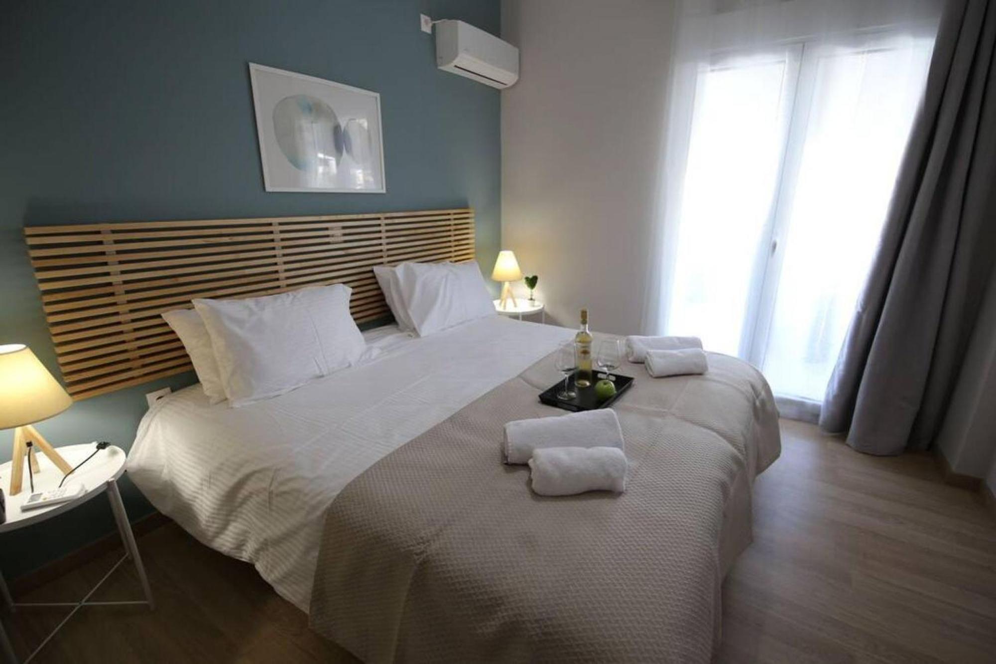 Ferienwohnung Penthouse Lux Flat With 2 Bd Next To Larissis Athen Exterior foto