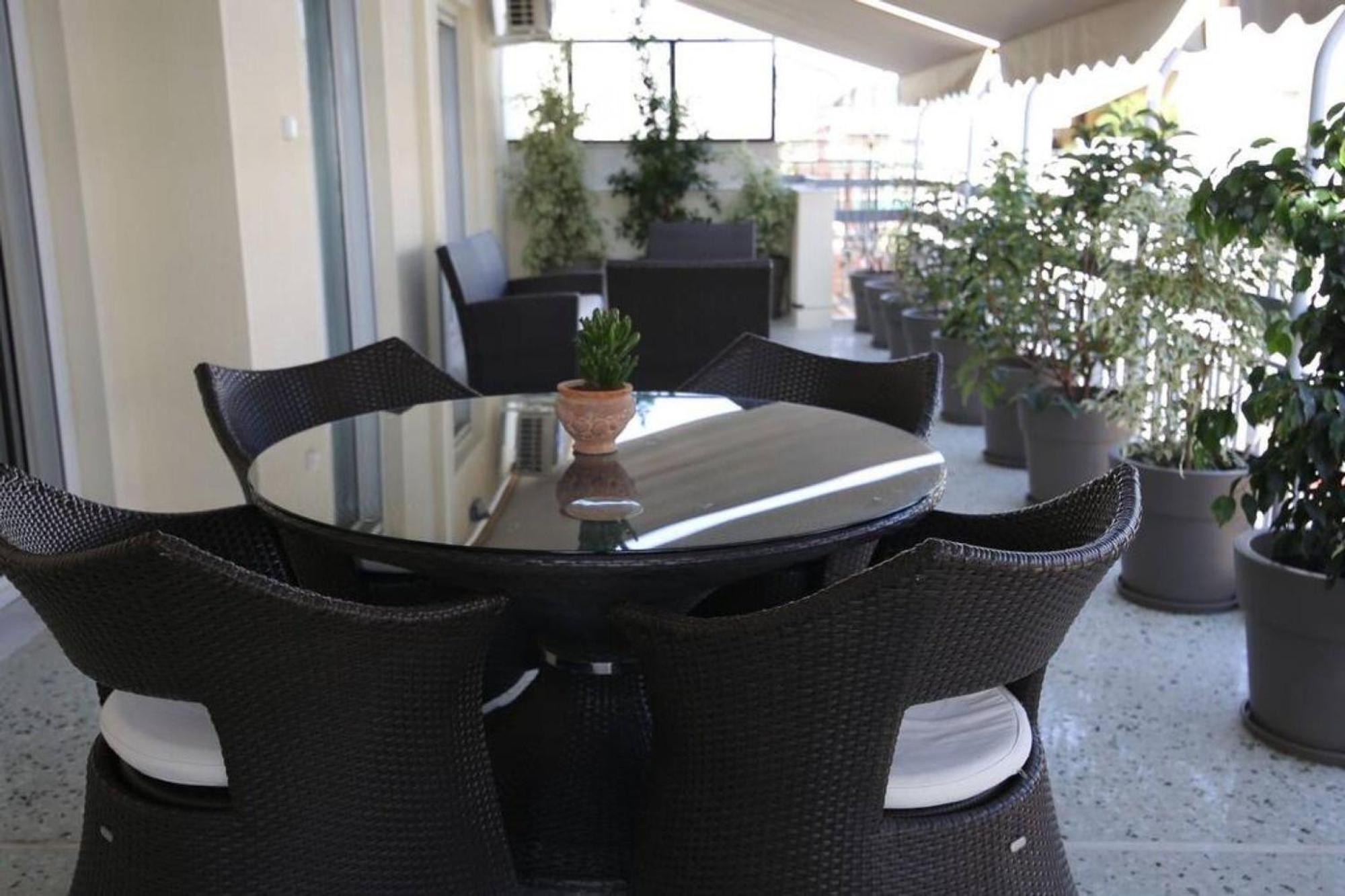 Ferienwohnung Penthouse Lux Flat With 2 Bd Next To Larissis Athen Exterior foto