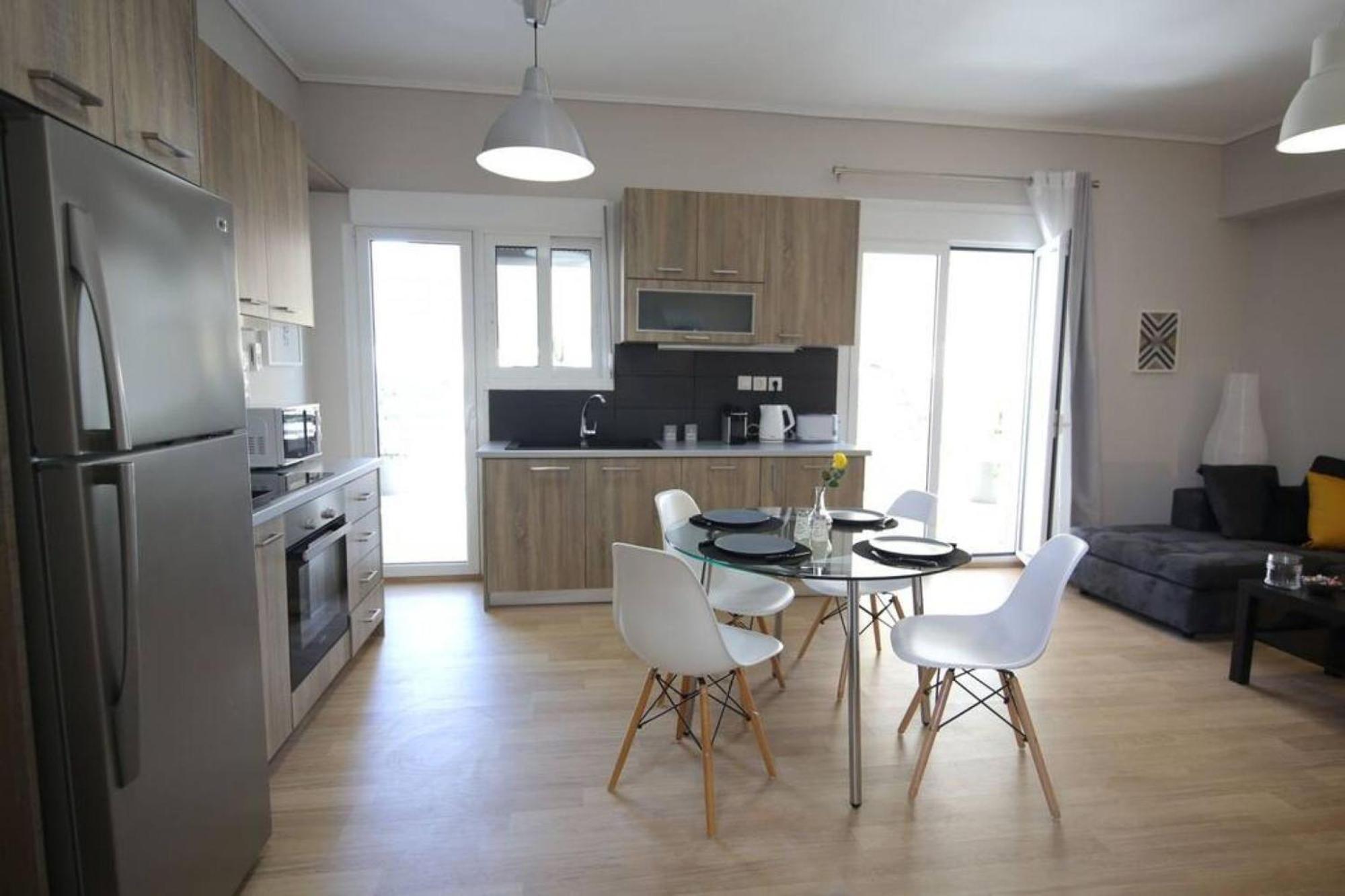 Ferienwohnung Penthouse Lux Flat With 2 Bd Next To Larissis Athen Exterior foto